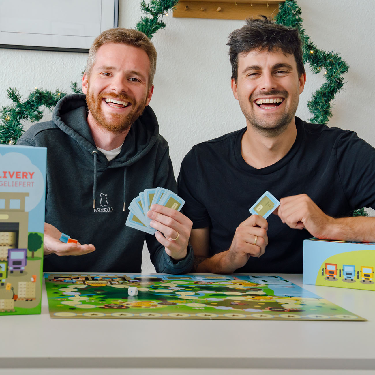 Personen spielen das Duschbrocken Delivery Gesellschaftsspiel